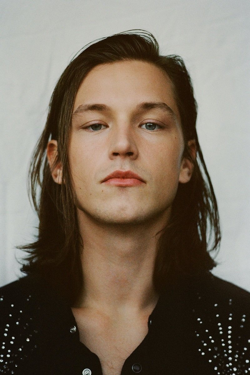 Simon Lööf as Jerais