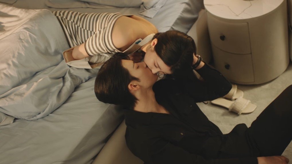 Love in the Edge of Divorce