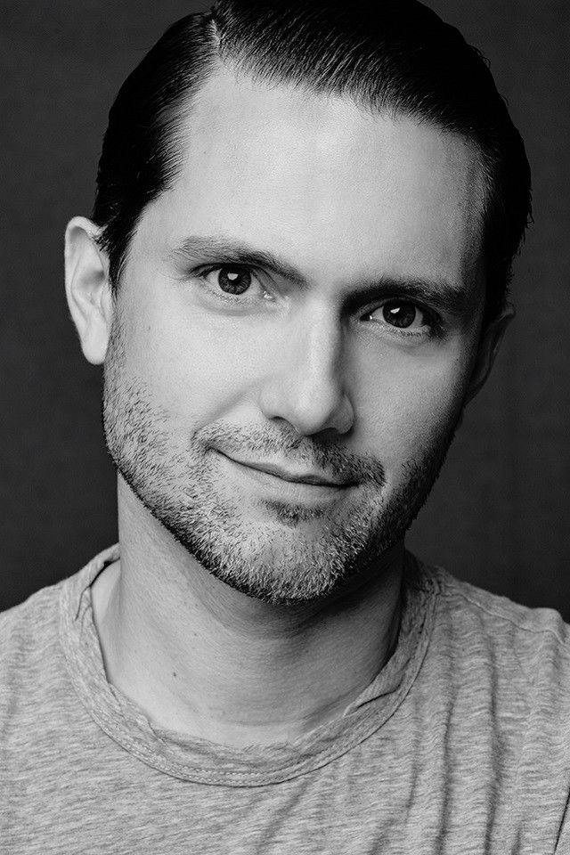 et billede af Derek Kettela