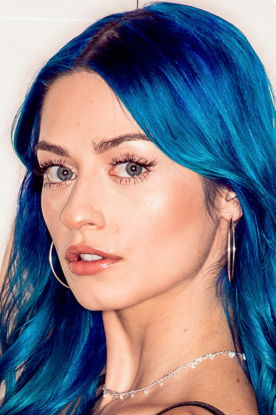 et billede af Jewelz Blu