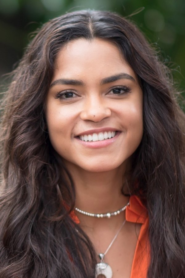 et billede af Lucy Alves