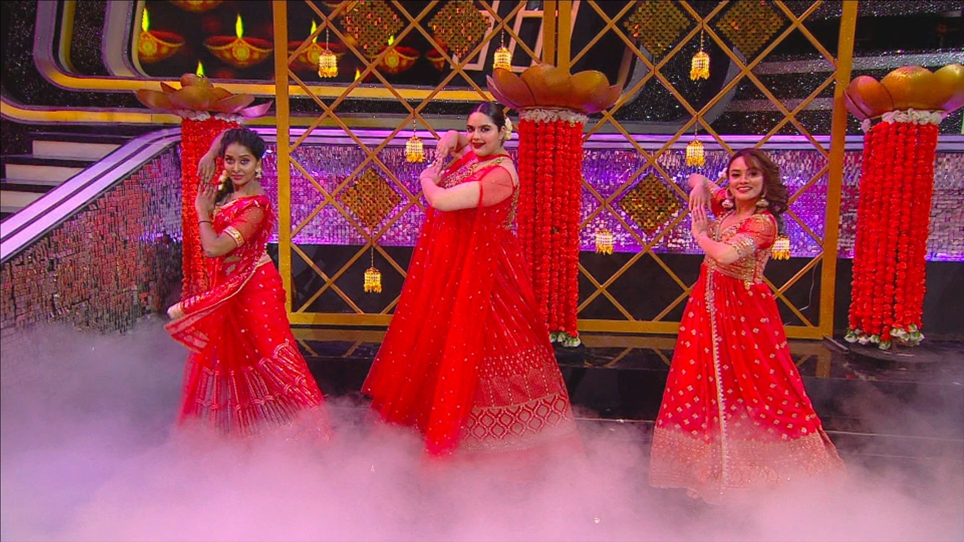 Thumbnail for Diwali On Jhalak Dikhhla Jaa Season 1 Episode 2