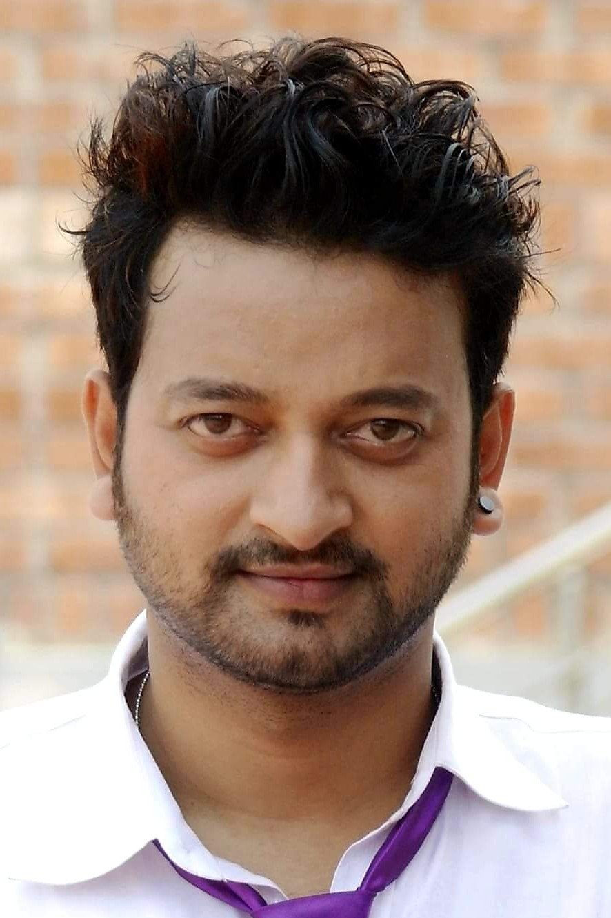 et billede af Symon Sadik