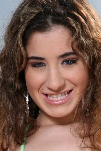 et billede af Sophia Young