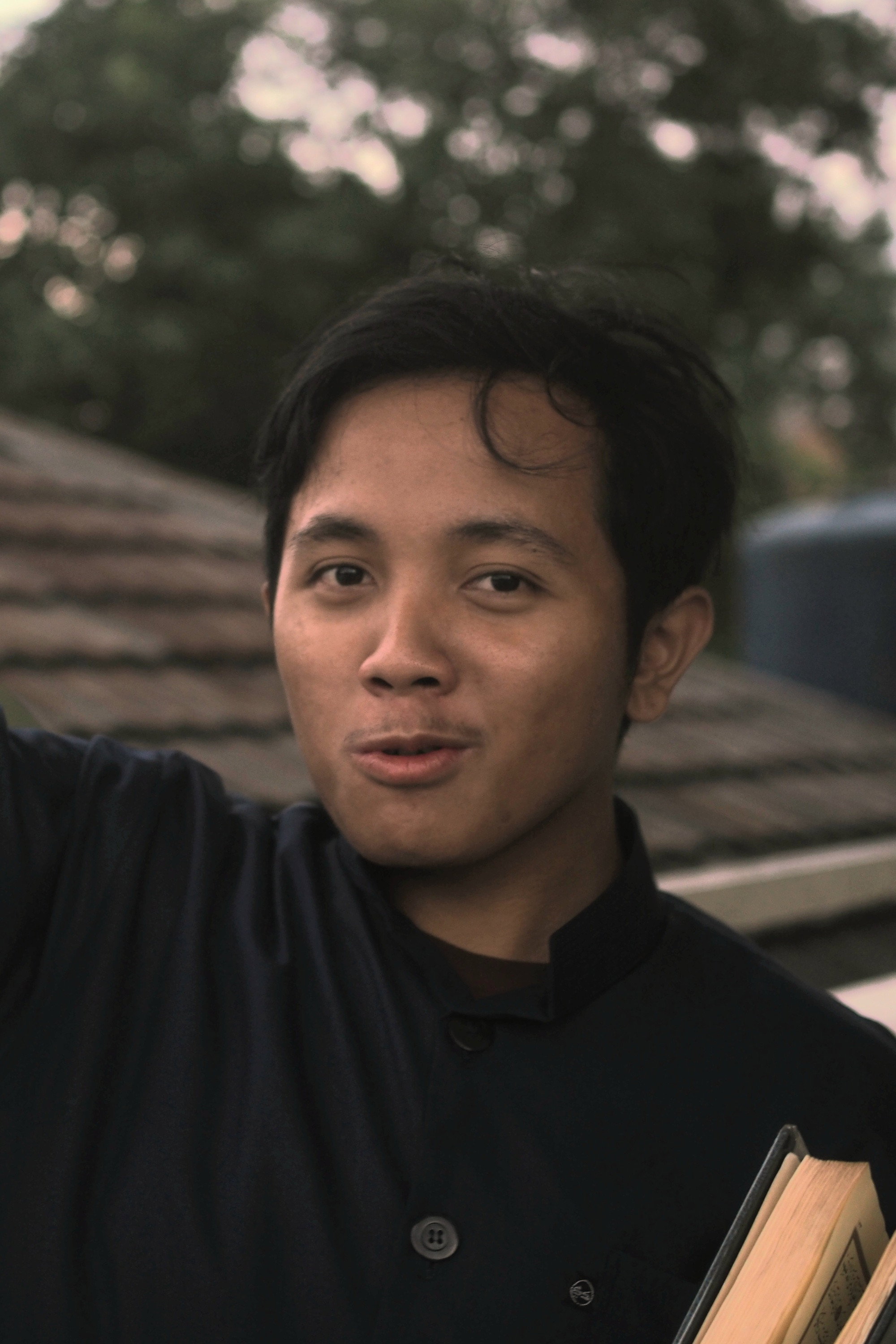 Profile Hasan Nasrullah with character Kurir Paket