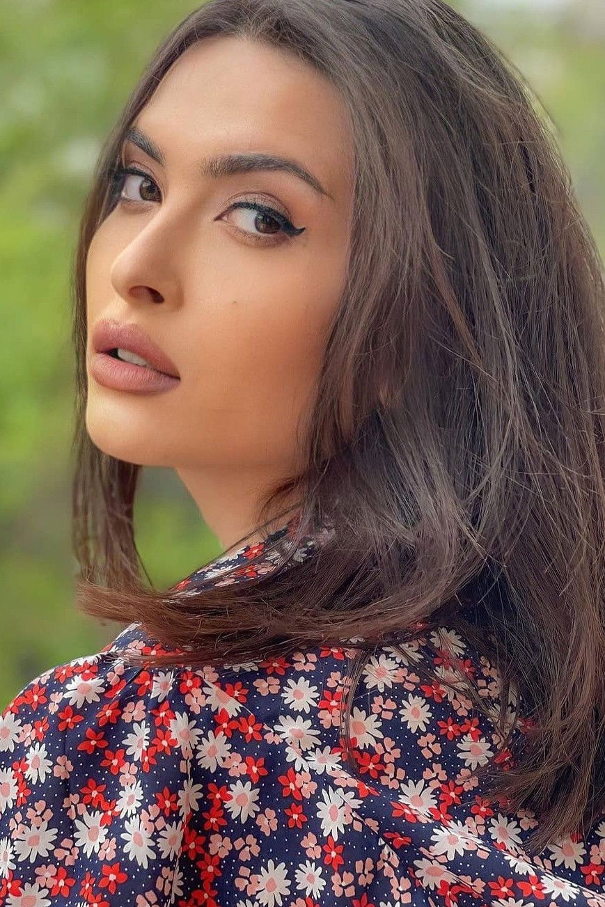 et billede af Rəhimə Qüdrətova