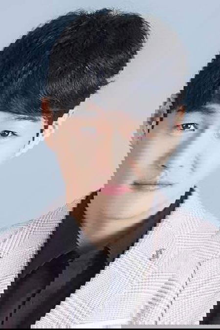 et billede af Hwang Myung-hwan