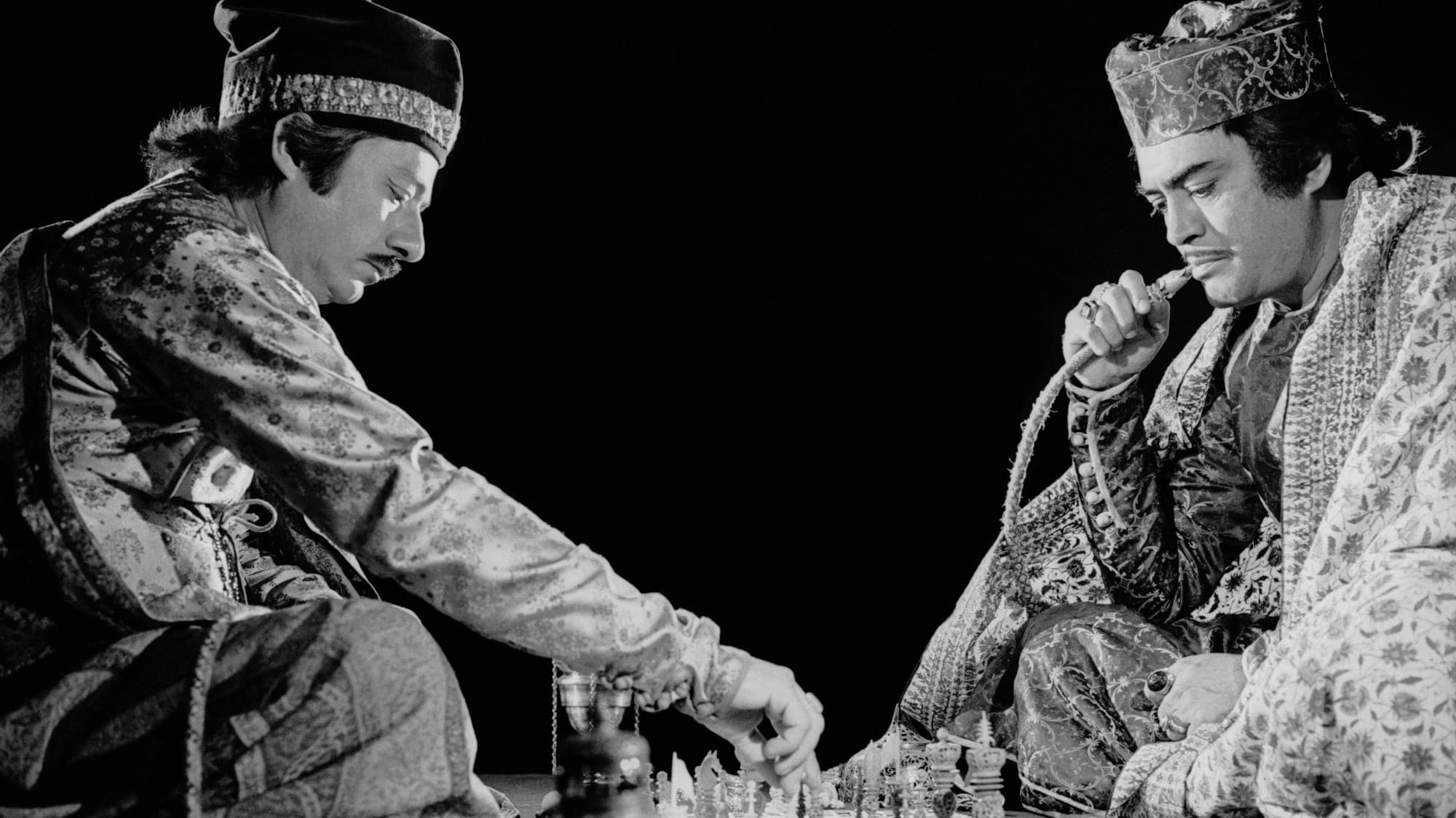 The Chess Players (1977)