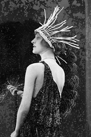 et billede af Gussy Holl