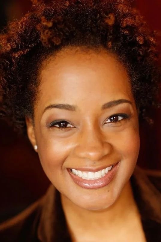 et billede af Dedra D. Woods