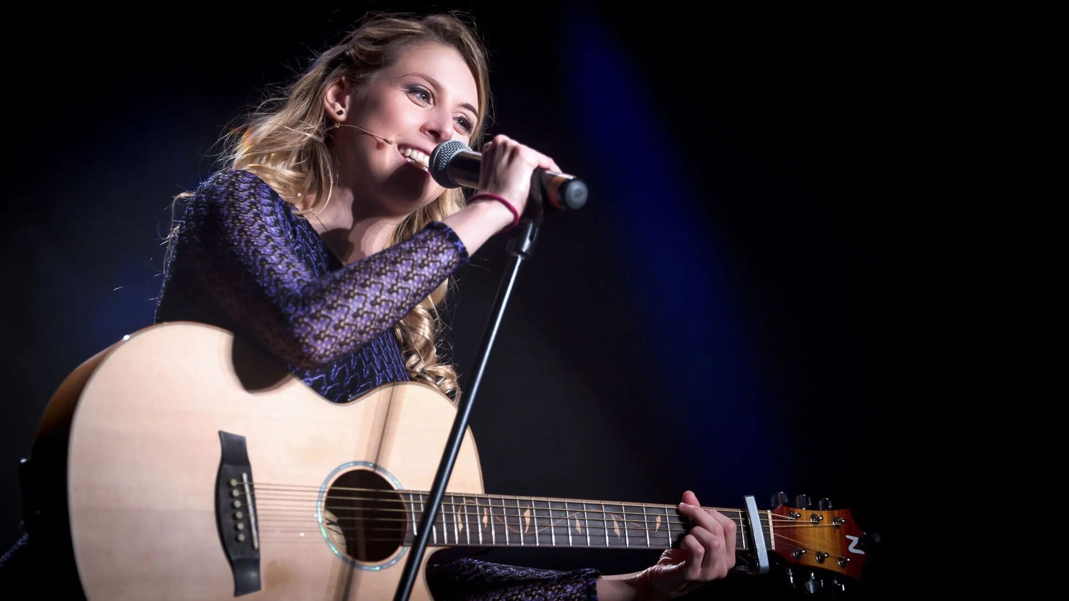 Laura Laune - Le Diable est une gentille petite fille