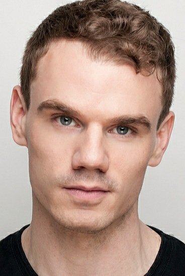 et billede af Jay Armstrong Johnson