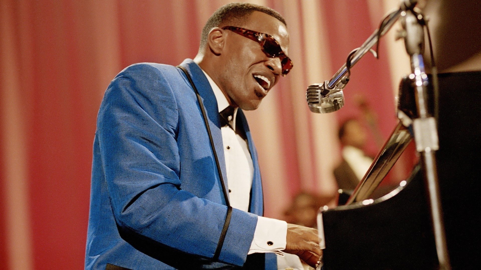 Huyền Thoại Ray Charles (2004)