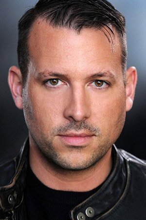 et billede af Derek Crowe