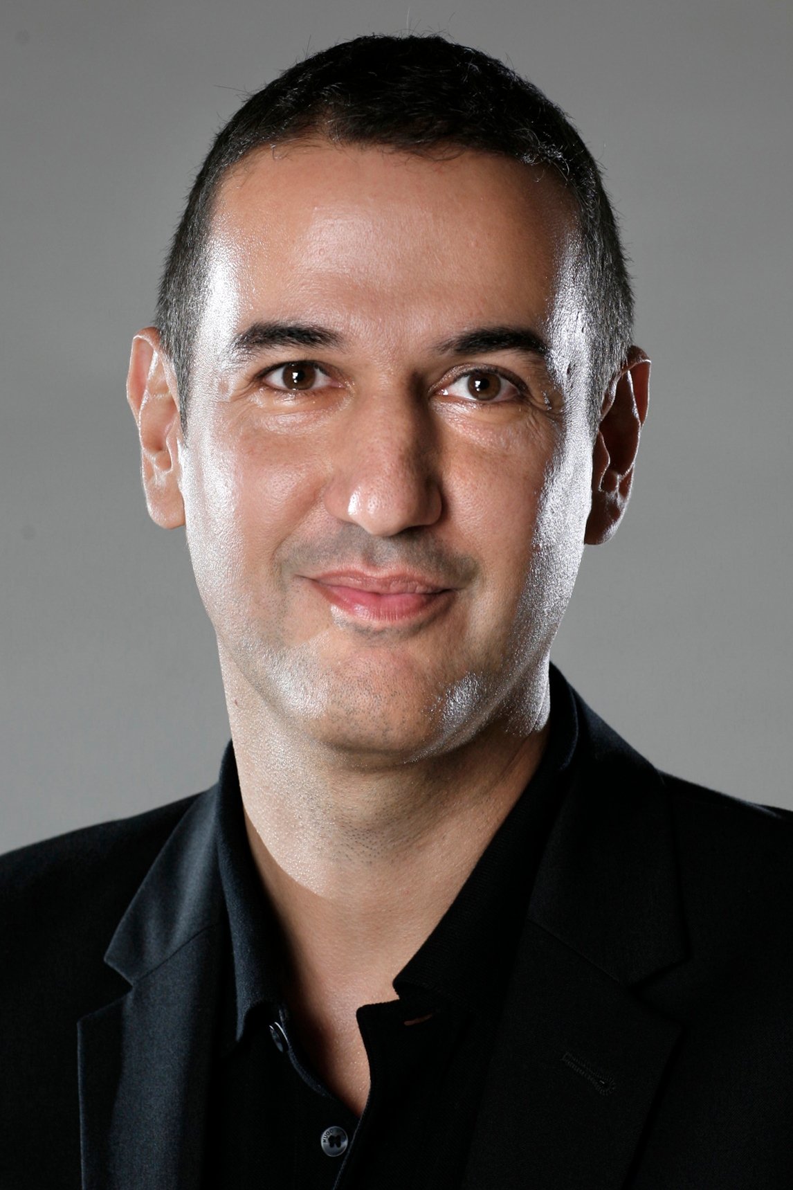 Roberto Santiago | Novel