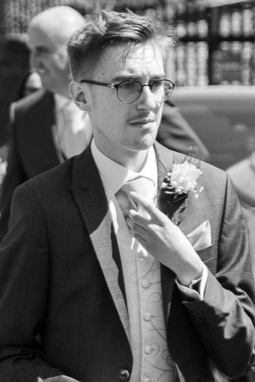 et billede af Joshua-James Caldicott