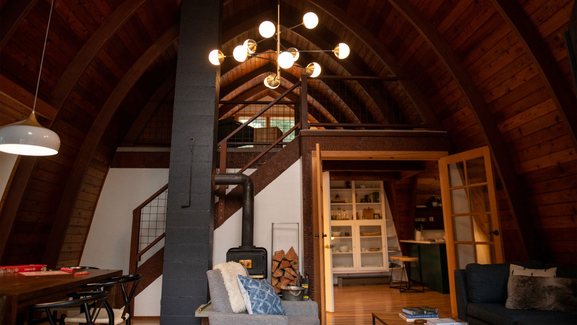 The Cabin Chronicles S03E13 backdrop