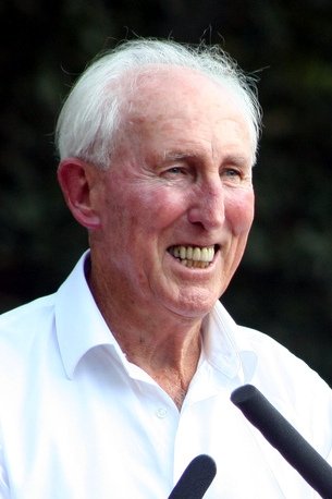 et billede af Louis Le Pensec