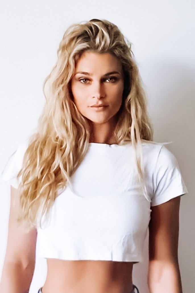 Chanique Greyling as Young Frigga