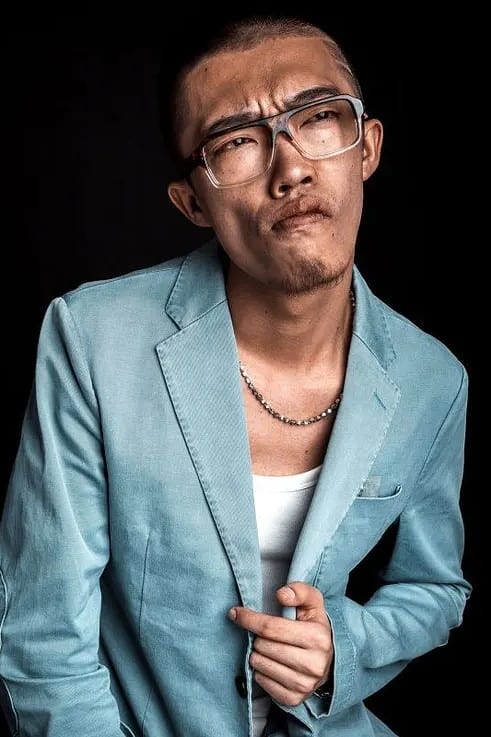 Li Yan's picture in the cast