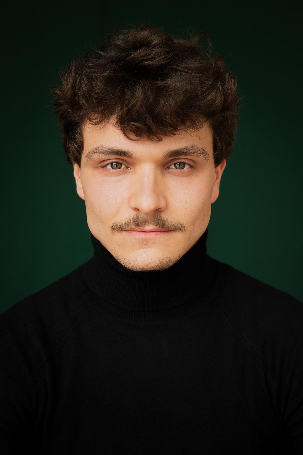 André Lopes as Raul