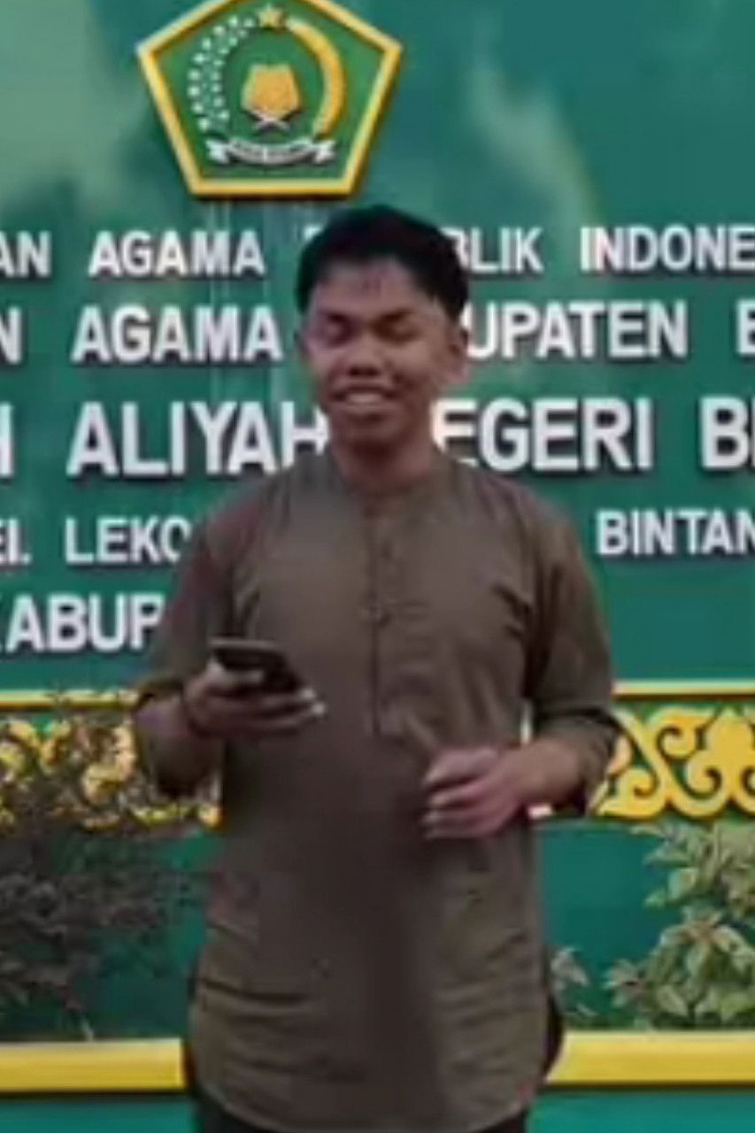 et billede af Maulana Hasan