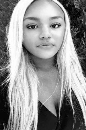 et billede af Zoë Fowler