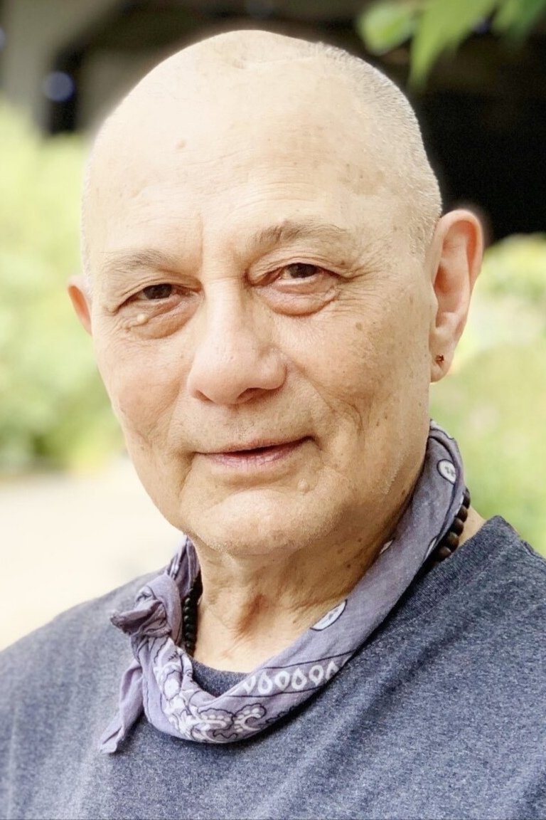 et billede af Ernest Abuba