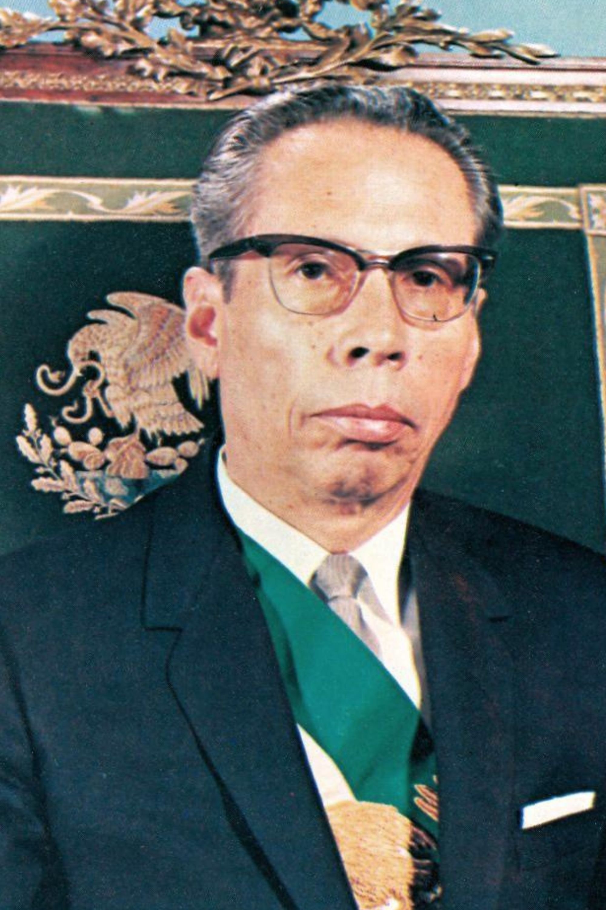 Gustavo Díaz Ordaz's picture in the cast