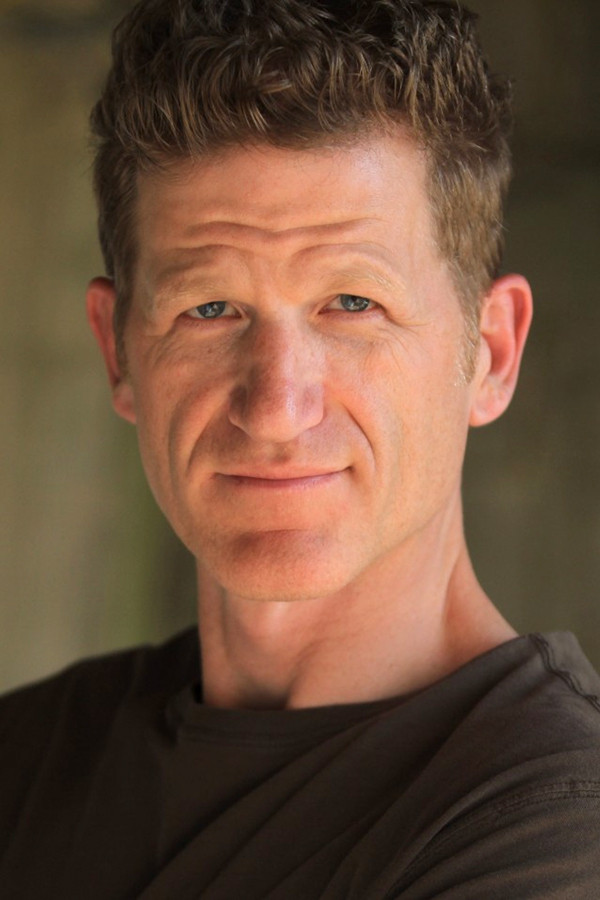 et billede af James Sutton