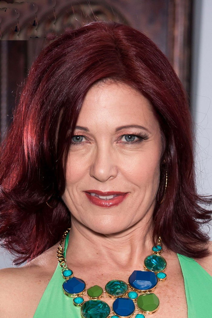 et billede af Dana Devereaux