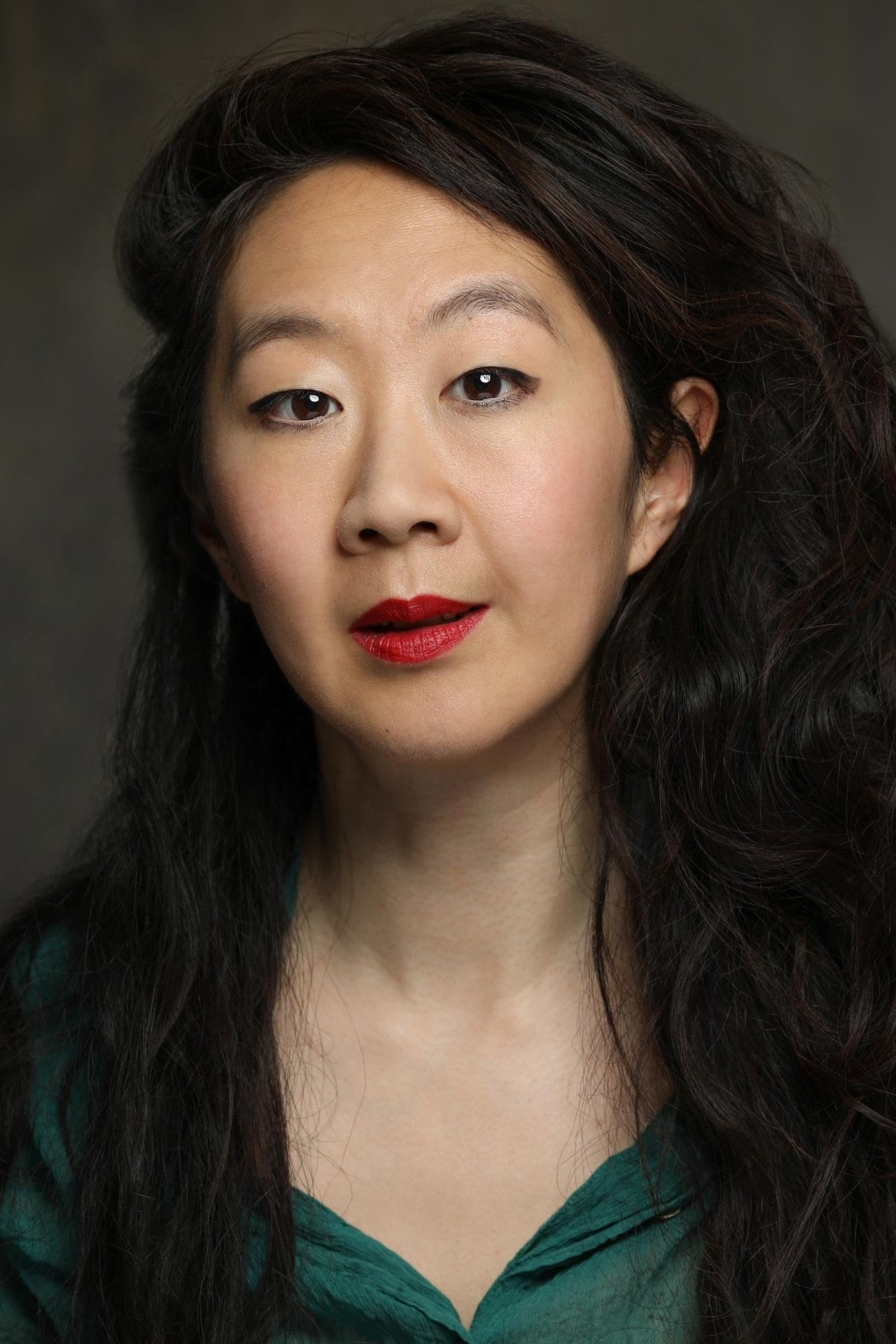 Elizabeth Chan's picture in the cast