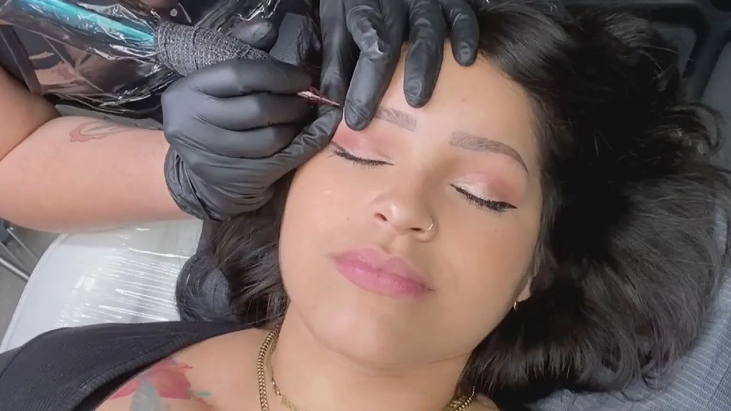 90 Day Diaries S06E10 backdrop