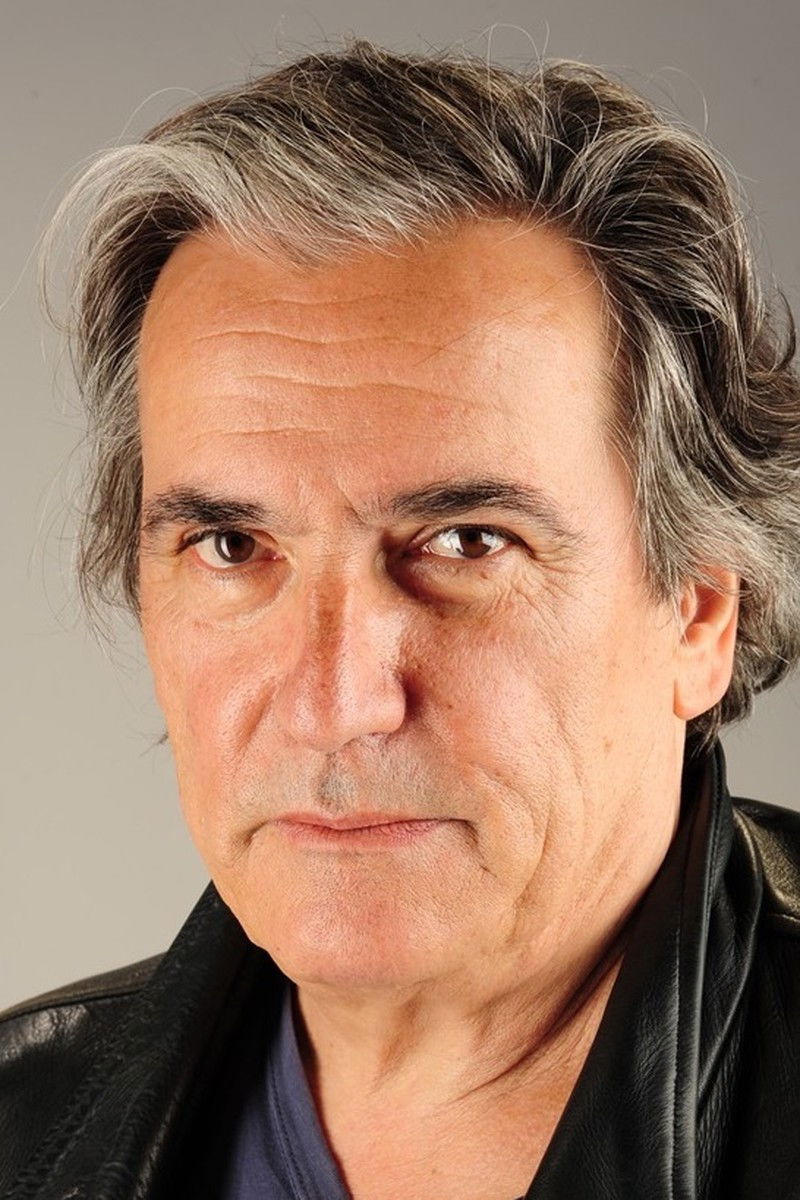 Gabriel Le Doze backdrop