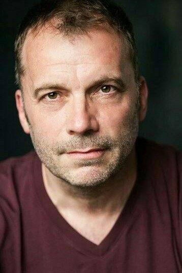 et billede af Nicholas Tennant