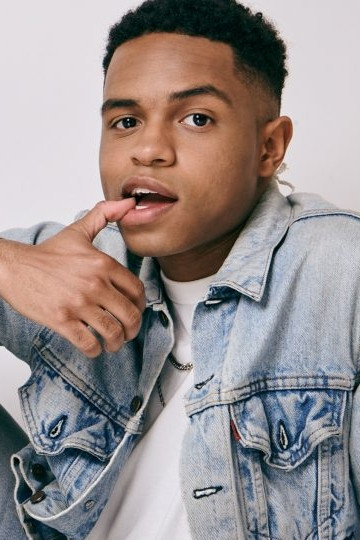 et billede af Roman Banks