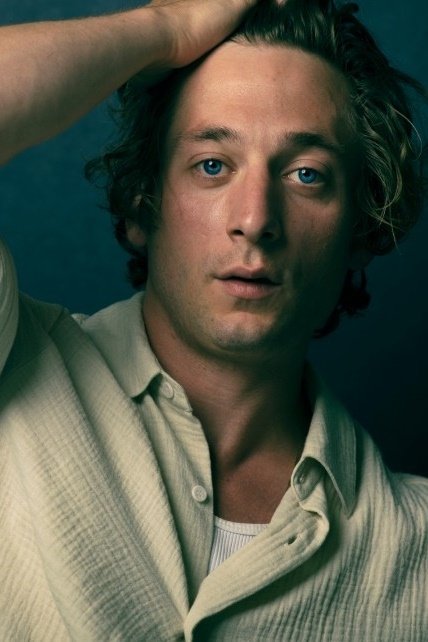 The Bear' Review: Jeremy Allen White in Tense FX/Hulu Kitchen