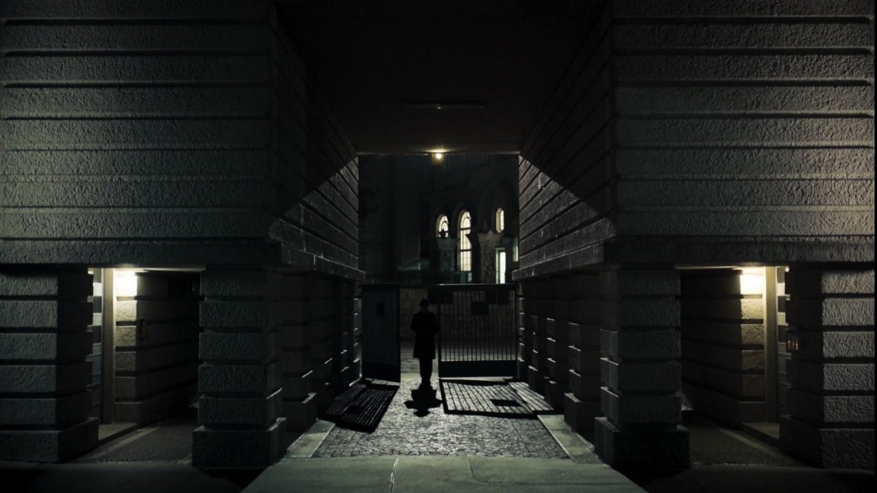 M - A City Hunts a Murderer