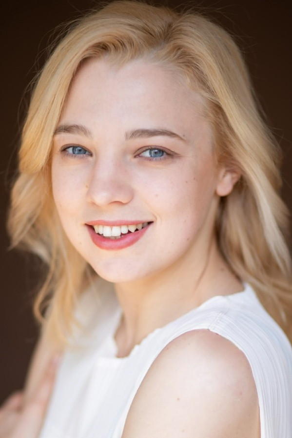 et billede af Marina Delmond