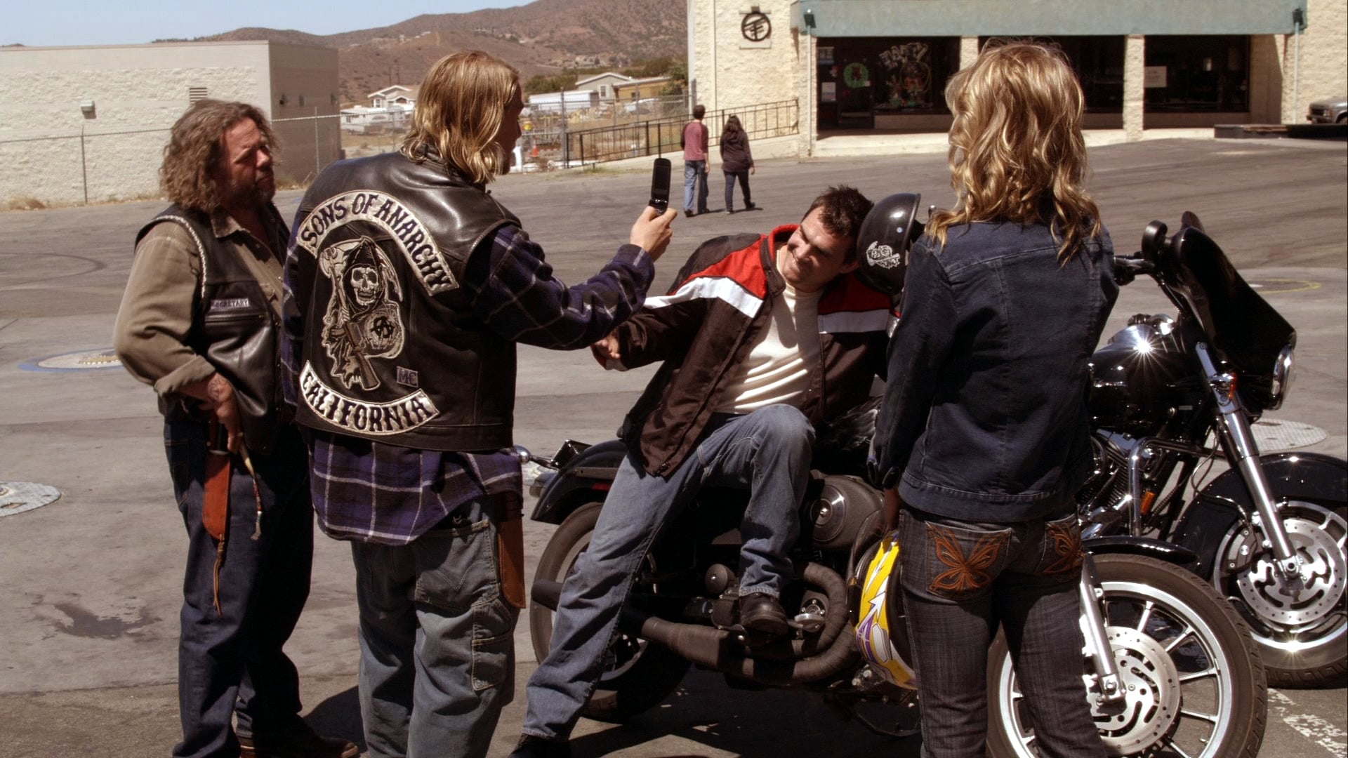 Sons of Anarchy: Season 1 Episode 4 - Patch Over.