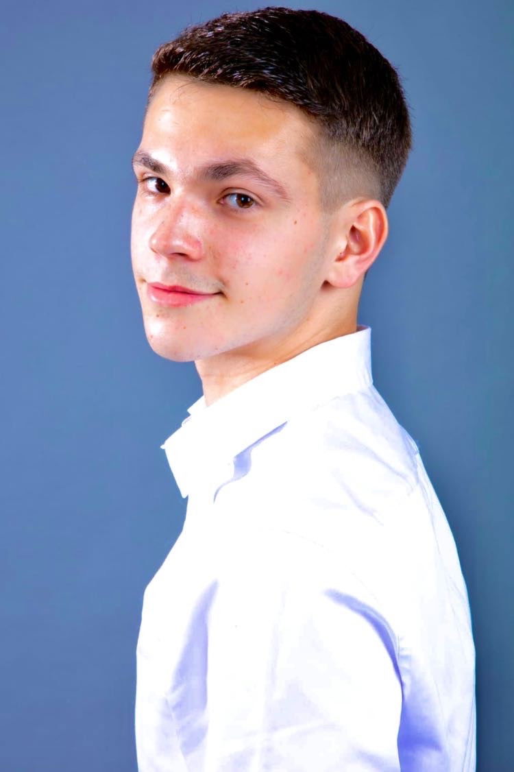 et billede af Adam Bengana