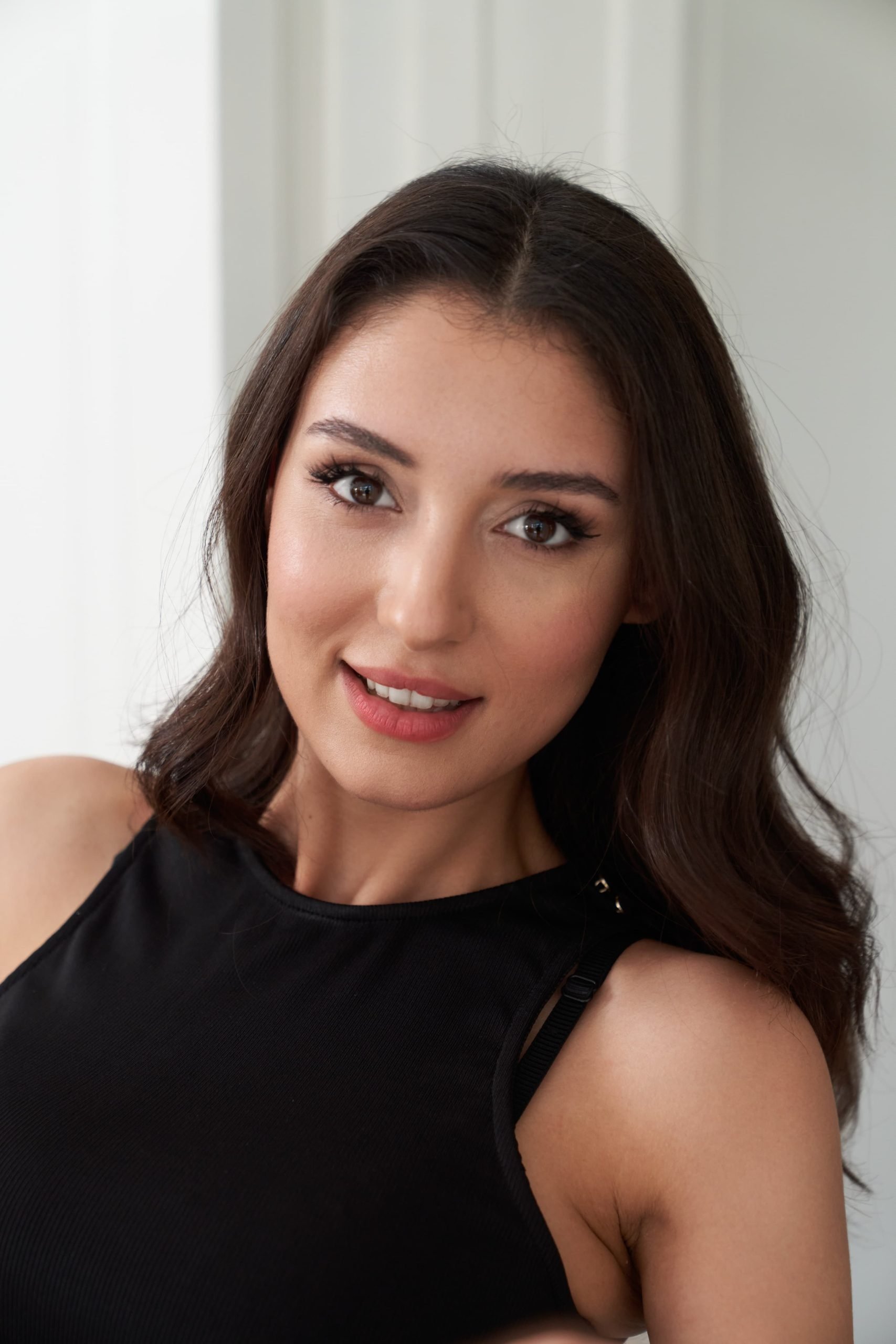 Nihayet Şahin's picture in the cast