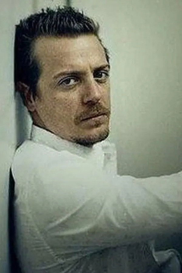 et billede af Trent Haaga