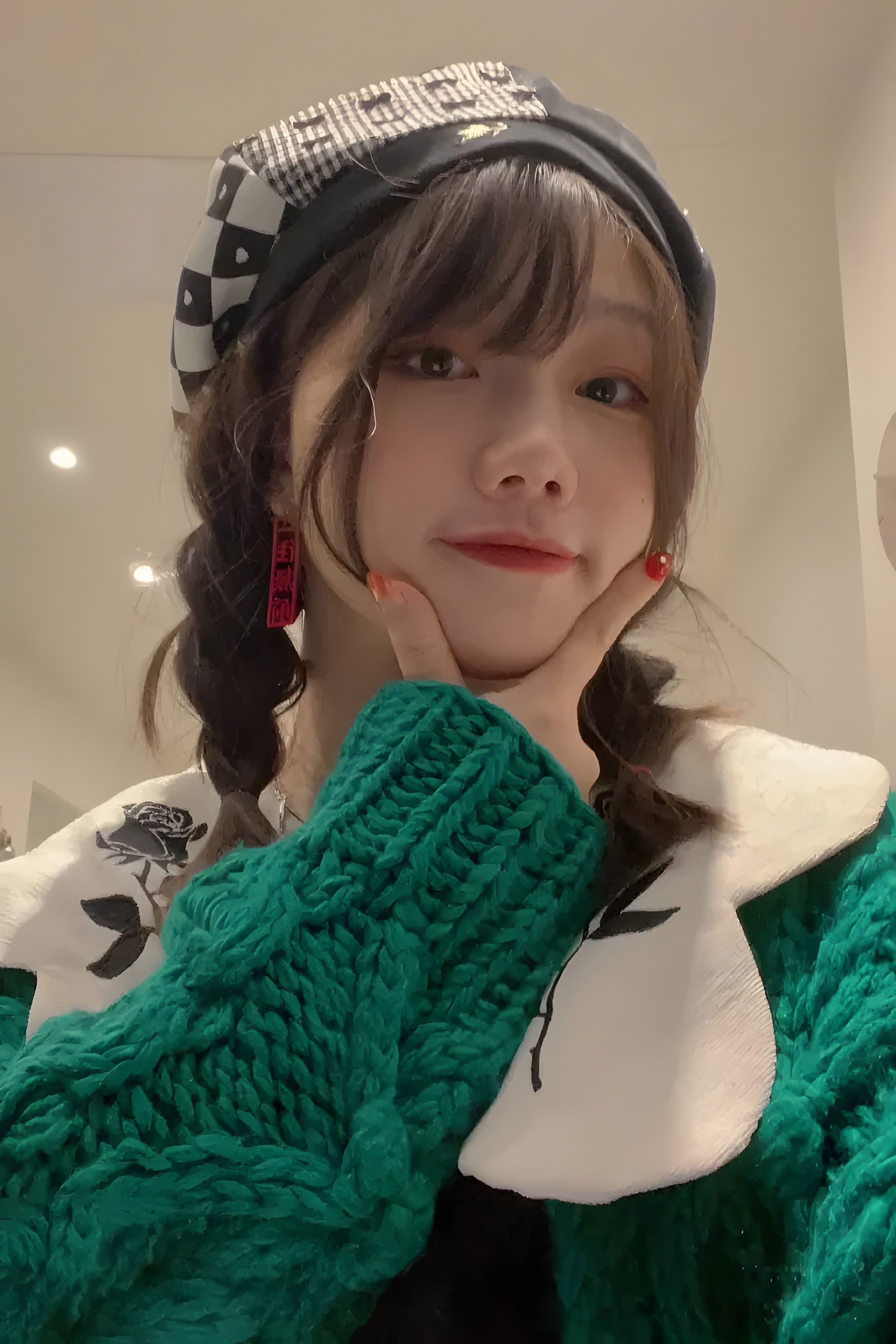 Xie Ying's picture in the cast