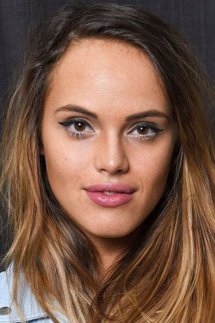 et billede af Aina Lesse