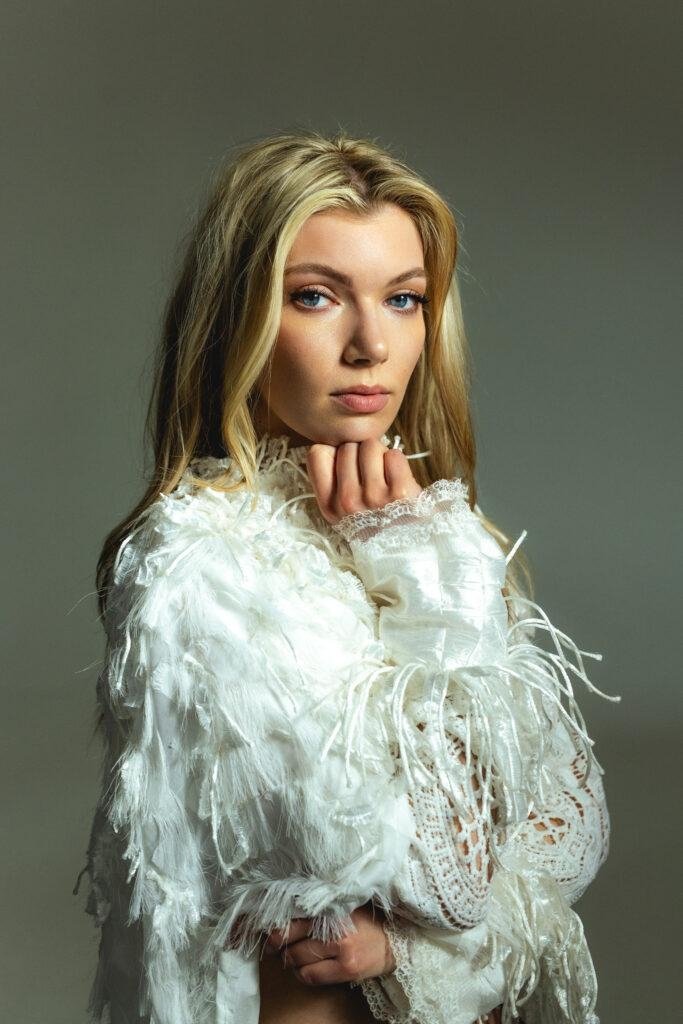 Hannah Mae's picture in the cast