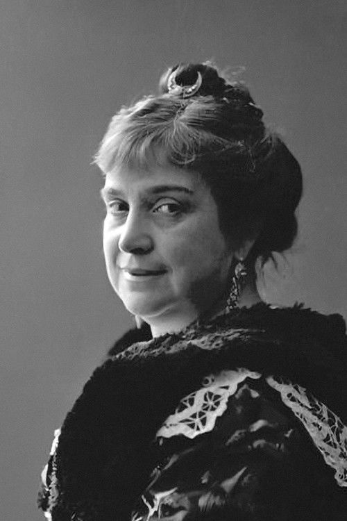 et billede af Lucília Simões