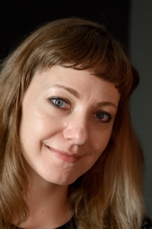 et billede af Emily V. Gordon