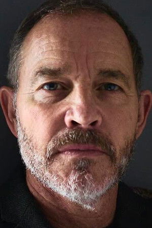 et billede af Andrew Lewis