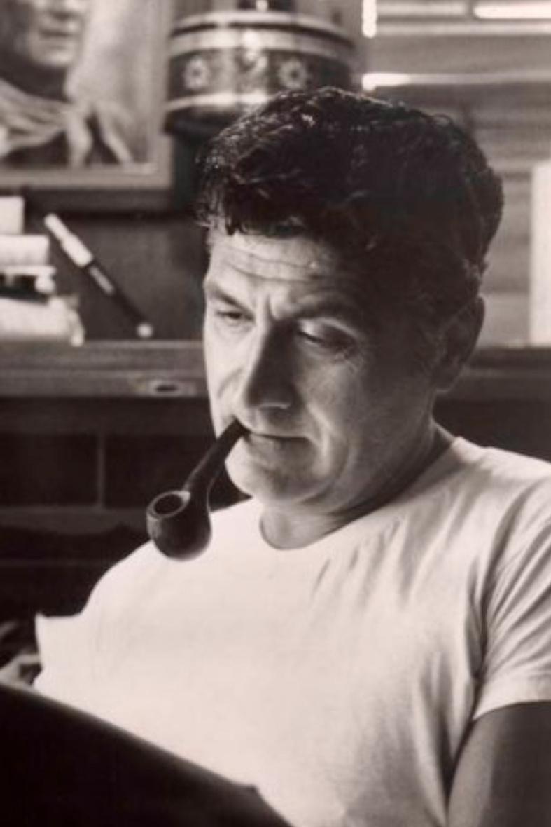 et billede af Andrew J. Fenady